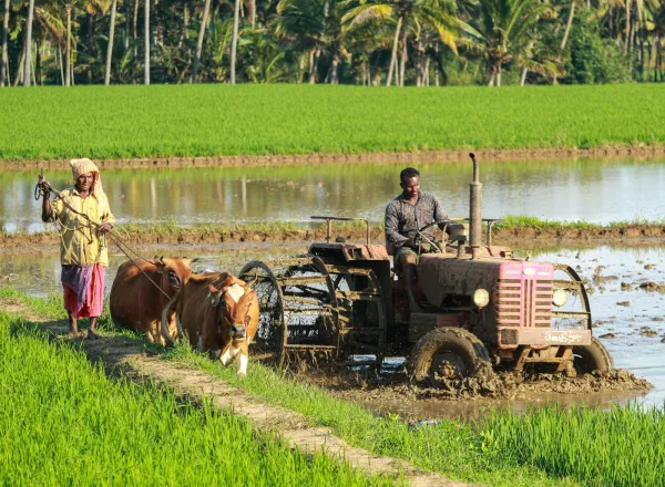Field tractor 140